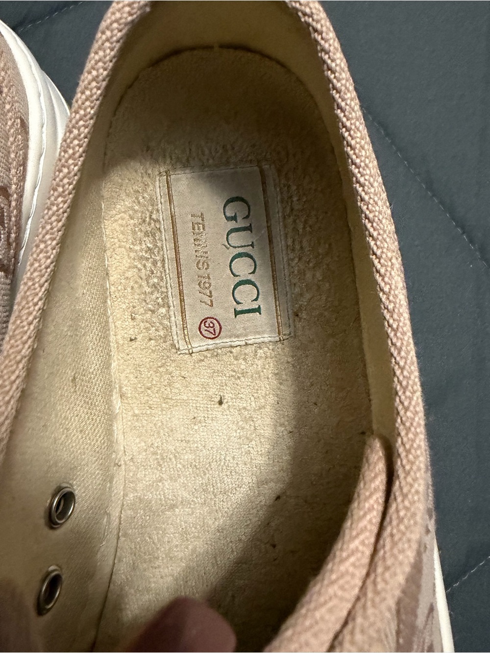 Gucci Beige Pink GG Canvas Low-Top Sneakers - Picture 4 of 10